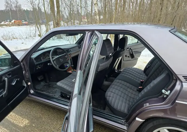 MERCEDES-BENZ W201 (190) 