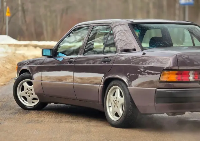 MERCEDES-BENZ W201 (190) 