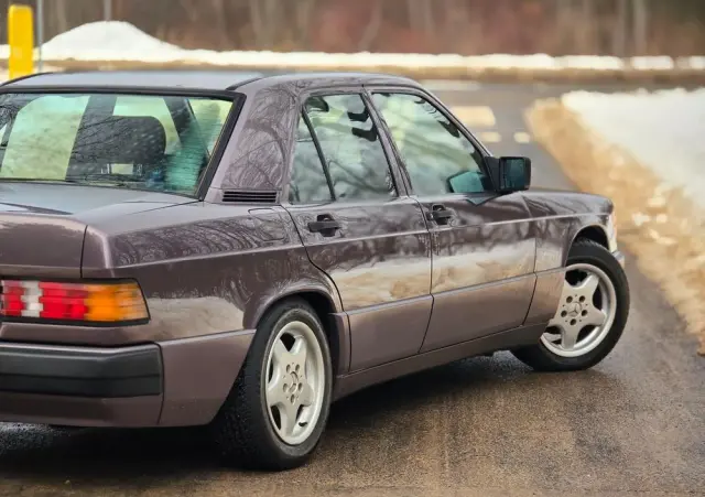 MERCEDES-BENZ W201 (190) 