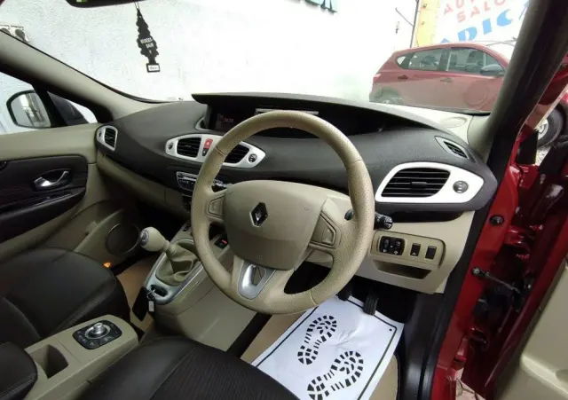 RENAULT Scenic 