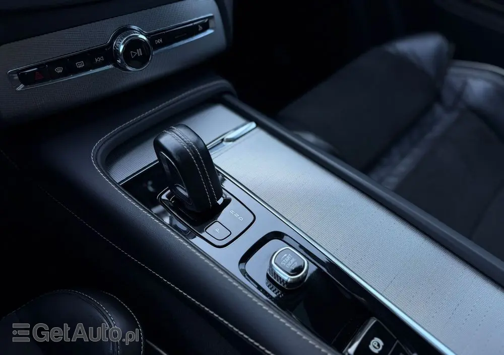 VOLVO XC 90 T8 AWD Twin Engine Geartronic RDesign