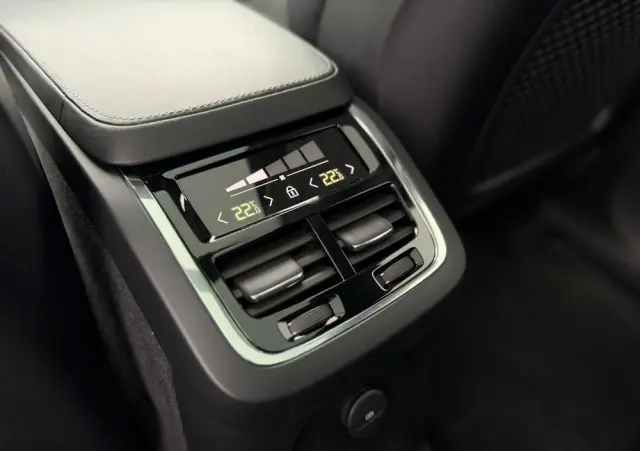 VOLVO XC 90 T8 AWD Twin Engine Geartronic RDesign