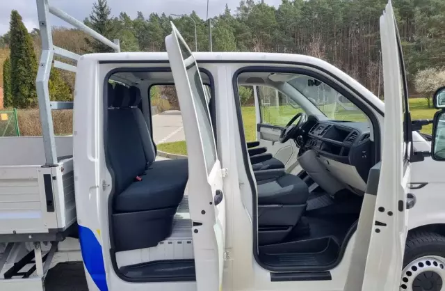 VOLKSWAGEN TRANSPORTER 