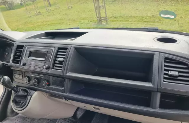 VOLKSWAGEN TRANSPORTER 