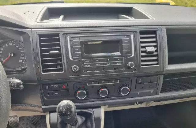 VOLKSWAGEN TRANSPORTER 