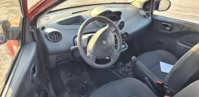 RENAULT Twingo 
