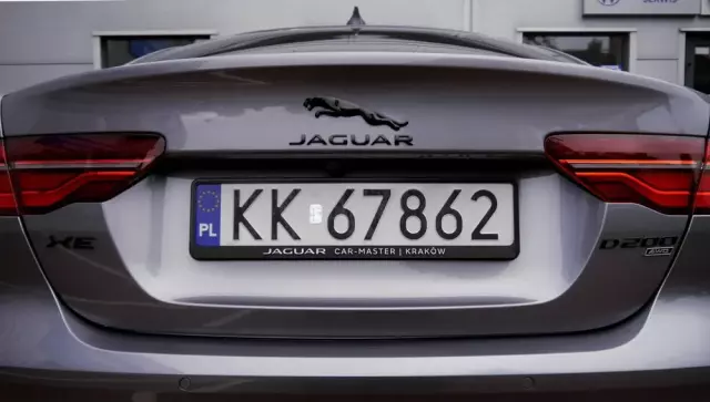 JAGUAR XE D200 AWD S