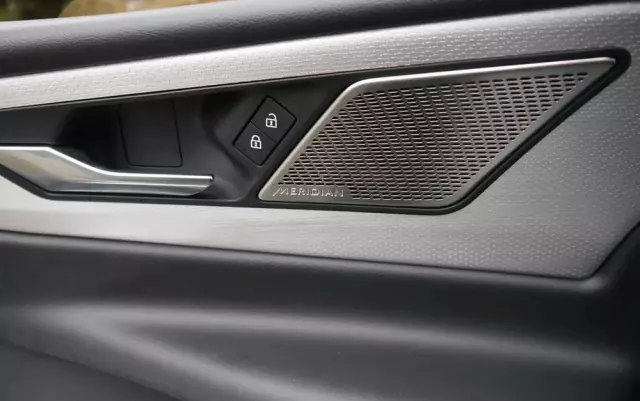 JAGUAR XE D200 AWD S