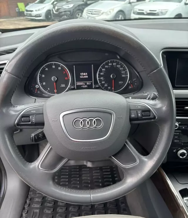 AUDI Q5 