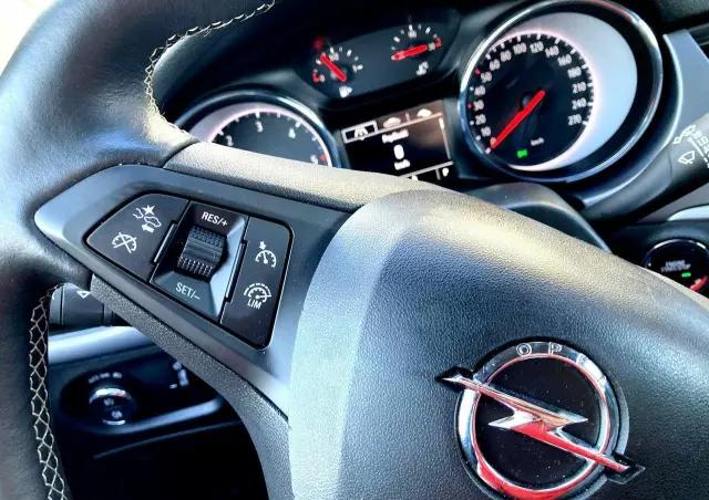 OPEL Astra 1.6 D (CDTI) Automatik Innovation