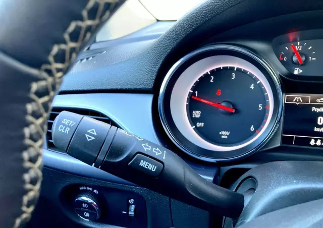 OPEL Astra 1.6 D (CDTI) Automatik Innovation