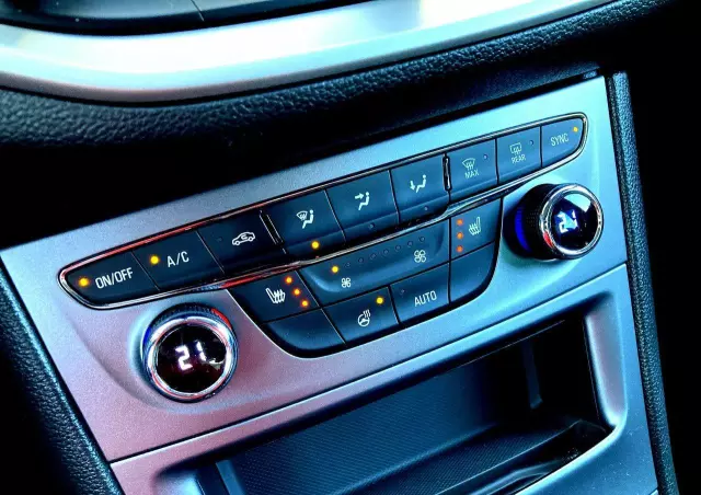 OPEL Astra 1.6 D (CDTI) Automatik Innovation