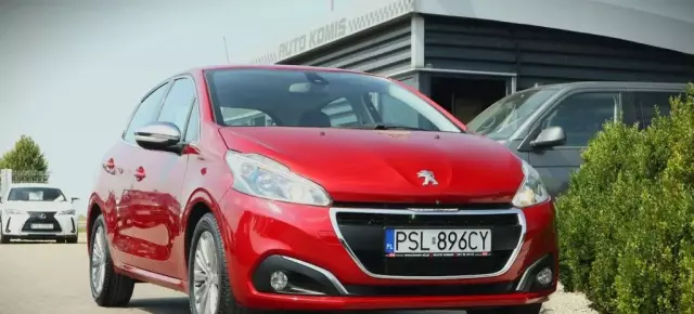 PEUGEOT 208 