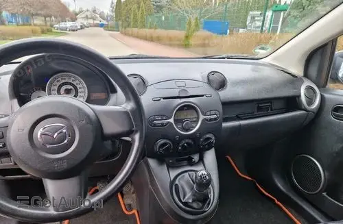 MAZDA 2 