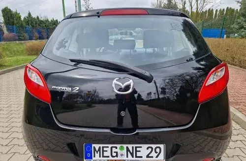 MAZDA 2 