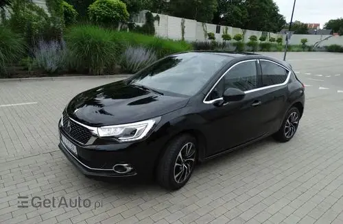 DS 4 