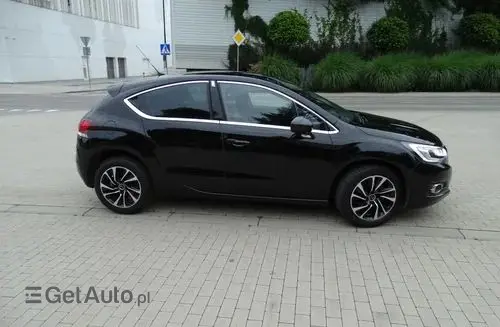 DS 4 