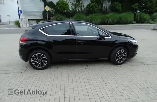 DS 4 