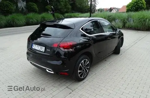 DS 4 