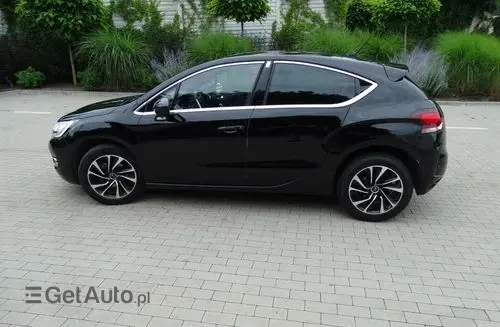 DS 4 