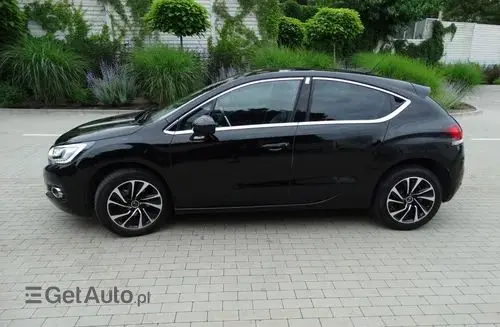 DS 4 