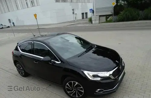 DS 4 