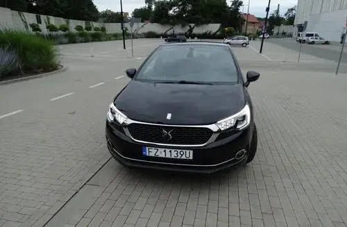 DS 4 