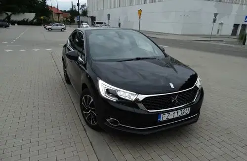 DS 4 