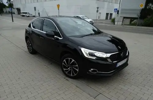 DS 4 