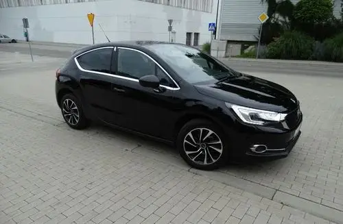 DS 4 