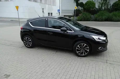 DS 4 