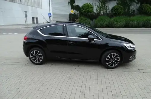 DS 4 