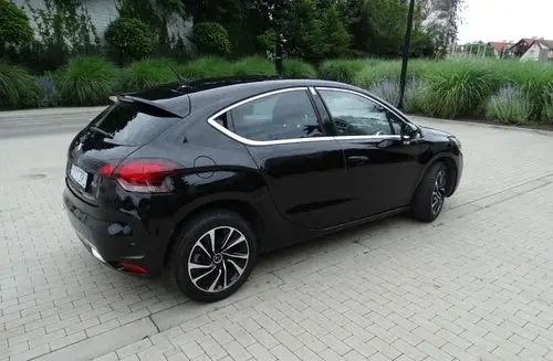 DS 4 