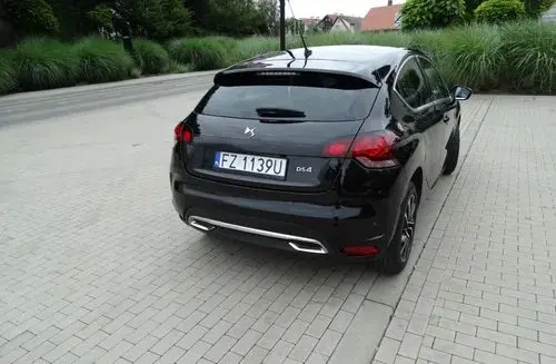 DS 4 