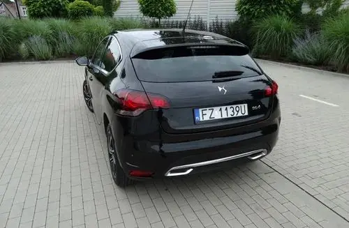 DS 4 