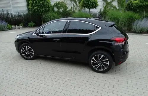 DS 4 