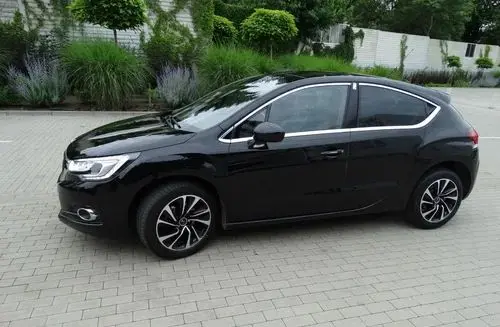DS 4 