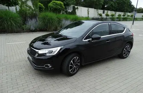 DS 4 