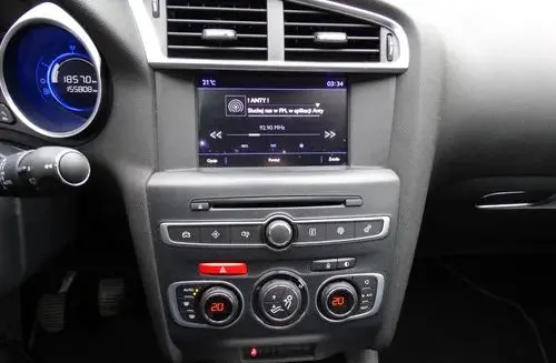 DS 4 