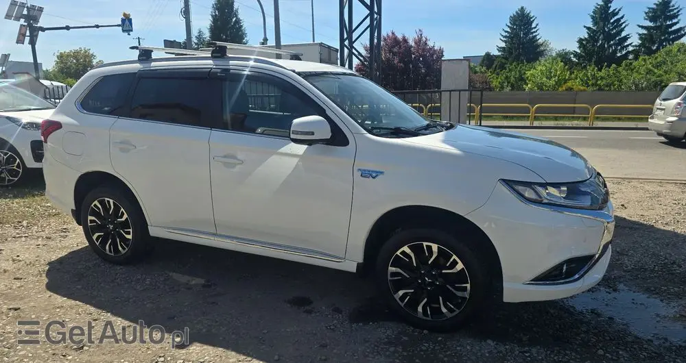 MITSUBISHI Outlander 2.0 4WD