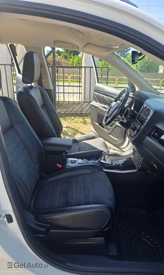 MITSUBISHI Outlander 2.0 4WD