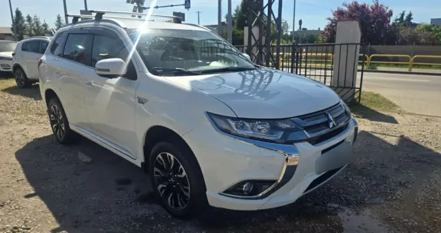 MITSUBISHI Outlander 2.0 4WD