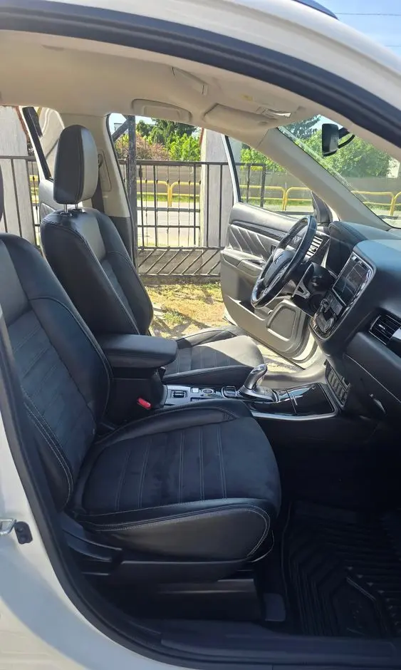MITSUBISHI Outlander 2.0 4WD
