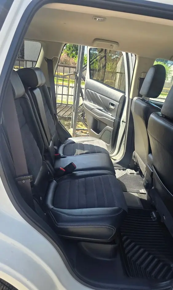 MITSUBISHI Outlander 2.0 4WD