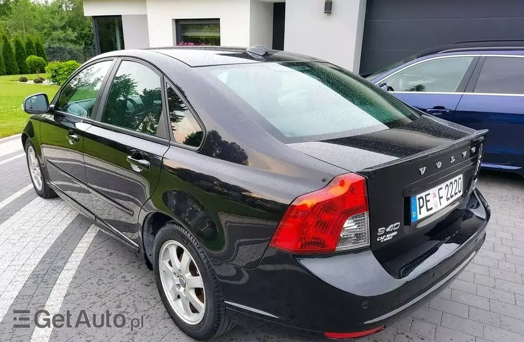 VOLVO S40 