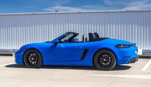 PORSCHE 718 Boxster 