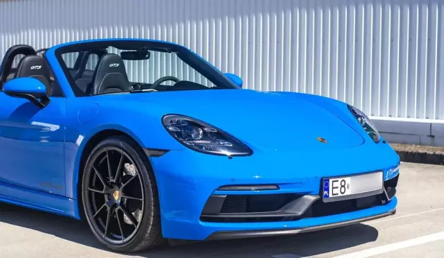 PORSCHE 718 Boxster 
