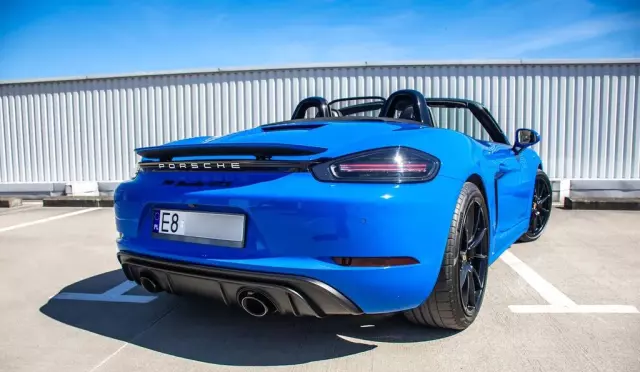 PORSCHE 718 Boxster 
