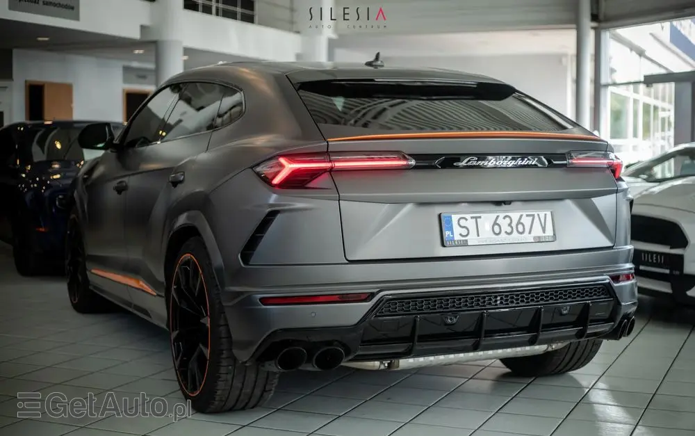 LAMBORGHINI Urus Standard