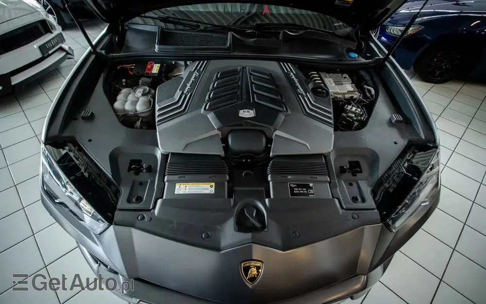 LAMBORGHINI Urus Standard